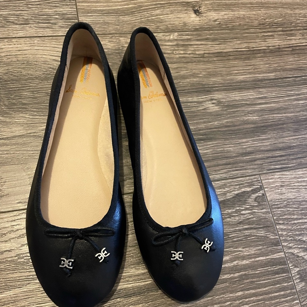 SamEdelman 
Black flats
